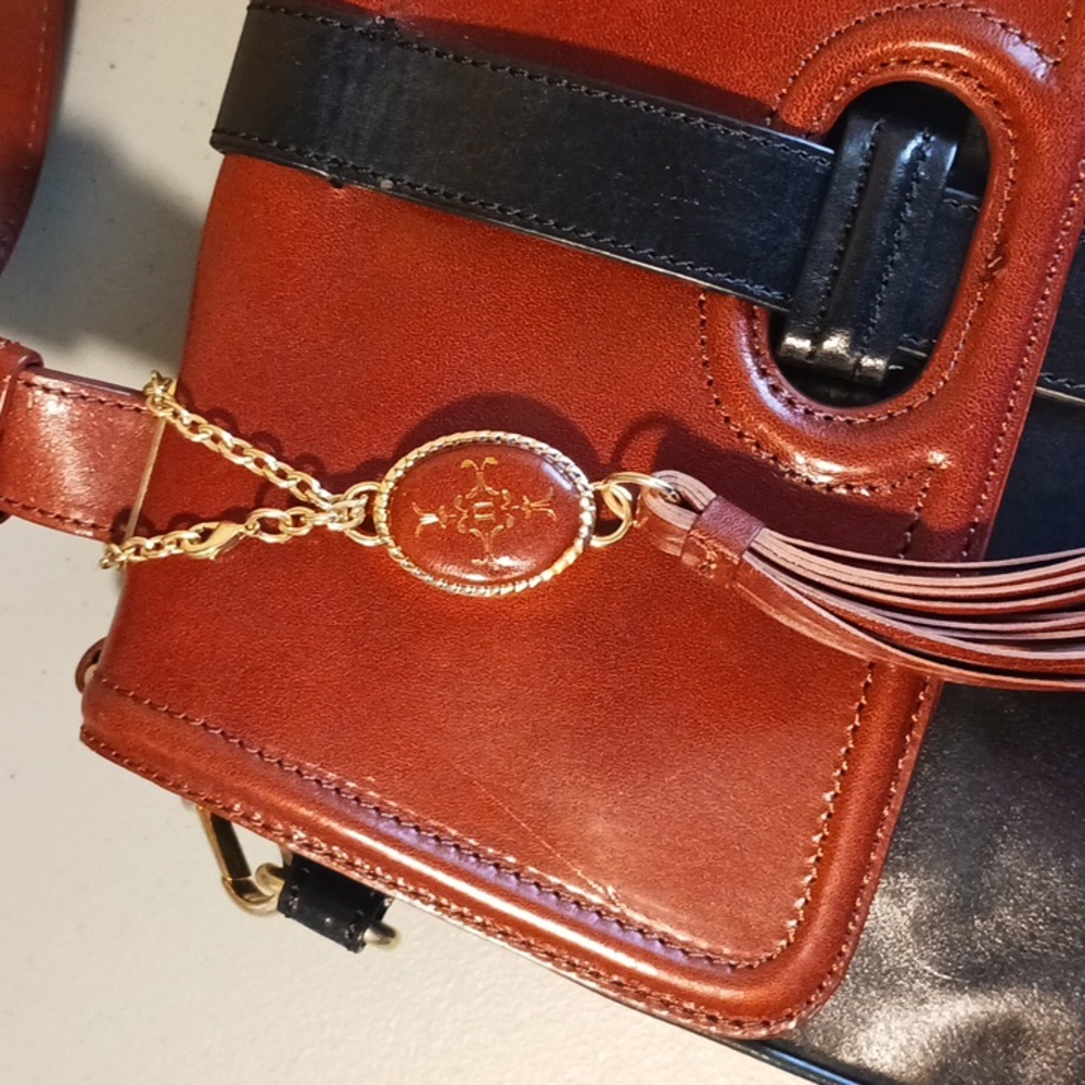 Nanette Lepore Crossbody Purse Bag EXCLUSIVE Leather #eshopchicago - Picture 2 of 15